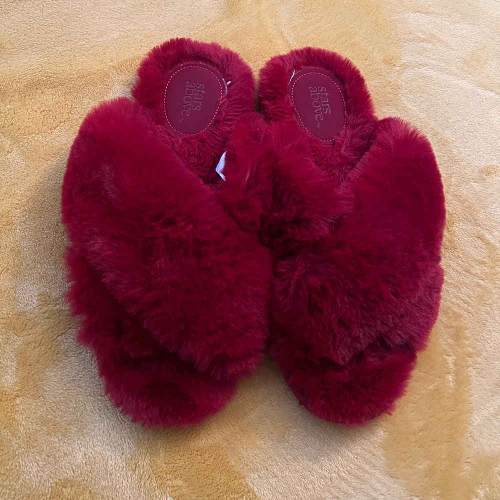 ♥️♥️♥️Red Ruby Fluffy Slippers♥️♥️♥️